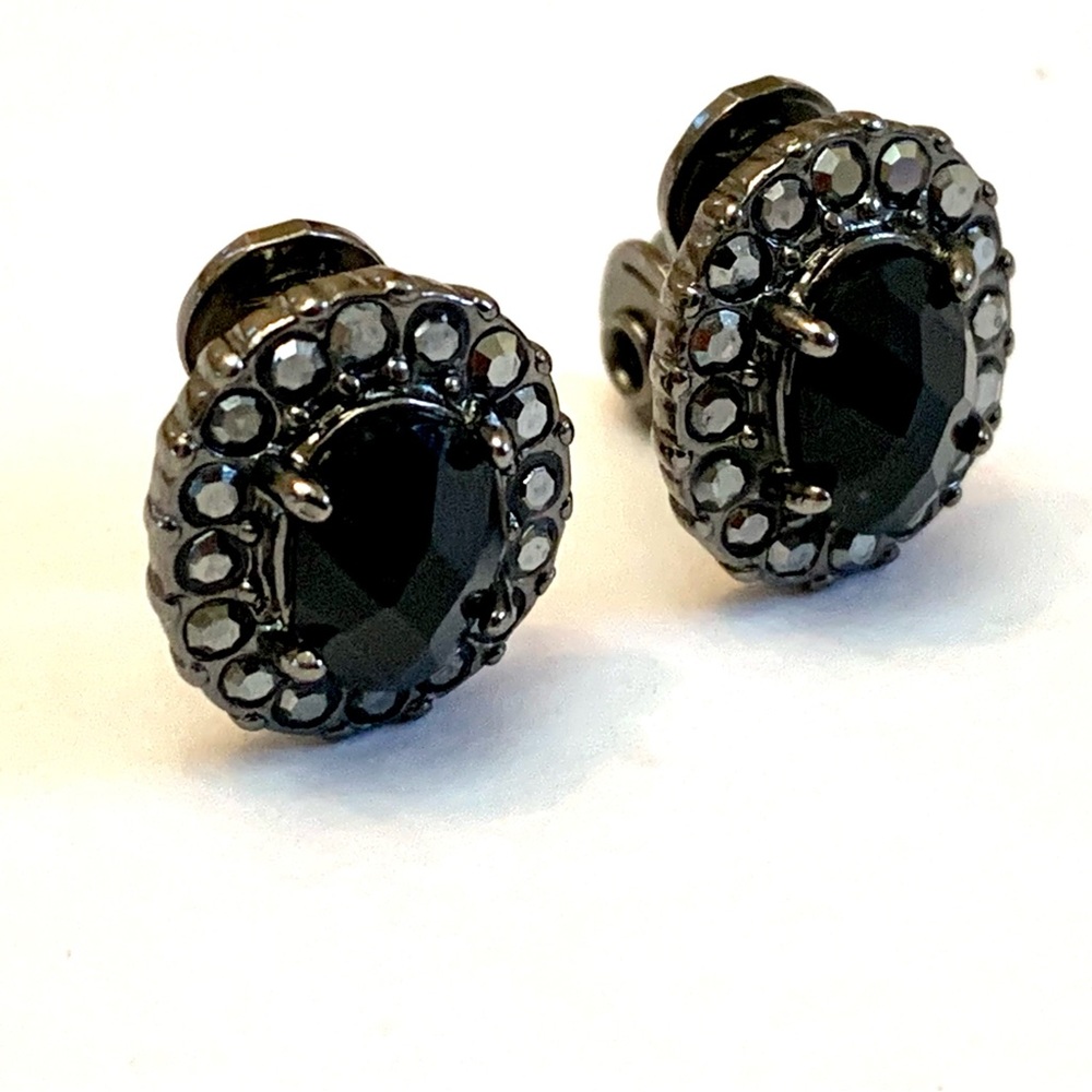Monet Signed Clip On Earrings Black Faceted Glads Gem Gunmetal Tone